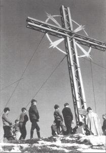 Einweihung des Gipfelkreuzes 1964